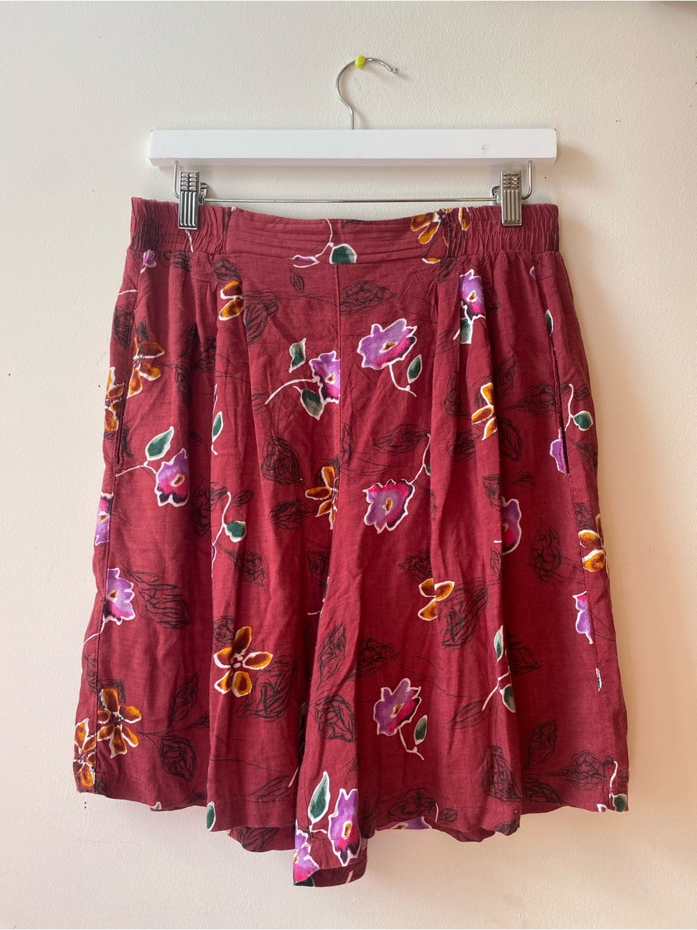 Vintage Floral Shorts in Burgundy
